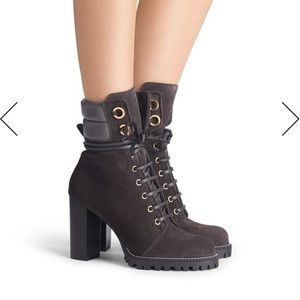 Stuart Weitzman The Kingsley boots( brand NEW)